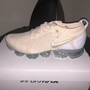 Nike Women’s Vapormax Flyknit 2 Sneakers